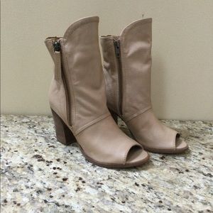 New-MATISSE Tan Open-Toe Booties-Double Zippers